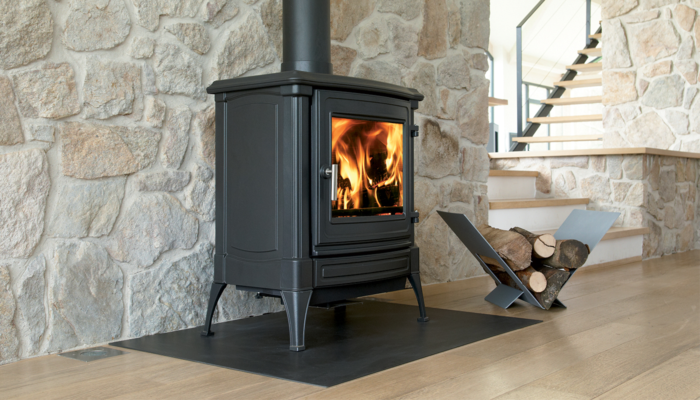 Stufa a legna classica in ghisa MANCHESTER di Hergom color nero 12,6 Kw -  ZETALINEA